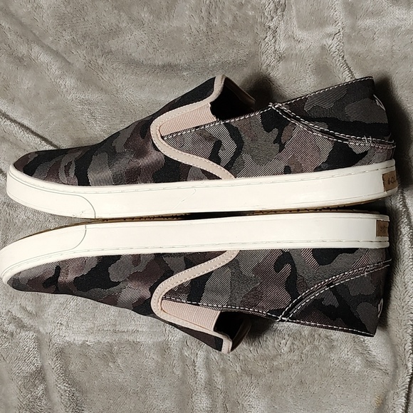 Olukai Pehuea Pa'i Womens Camo Slip-on Shoe Loafer - Picture 5 of 13